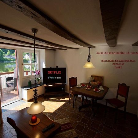 Altes Faehrhaus An Der Mosel Anno1633 Apartment Трабен-Трарбах Екстериор снимка