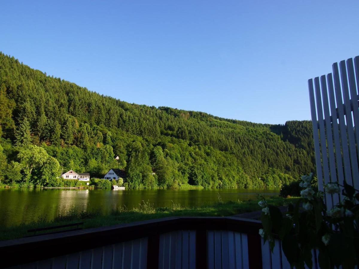 Altes Faehrhaus An Der Mosel Anno1633 Apartment Трабен-Трарбах Екстериор снимка