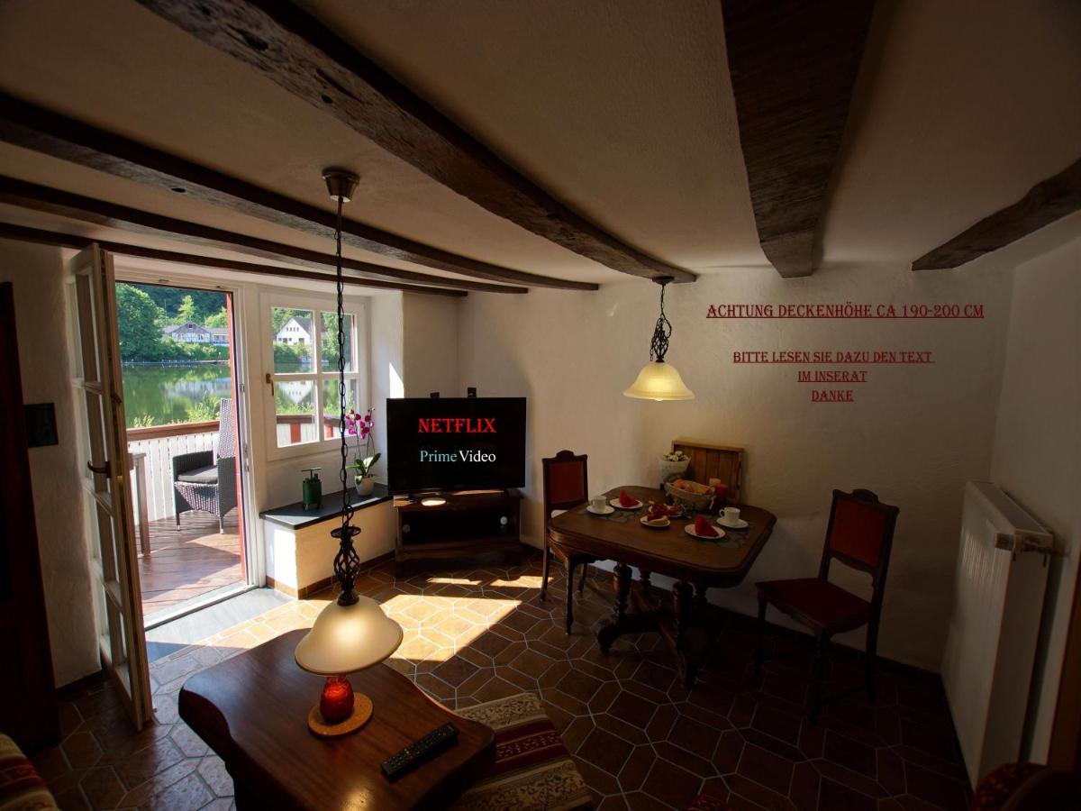Altes Faehrhaus An Der Mosel Anno1633 Apartment Трабен-Трарбах Екстериор снимка