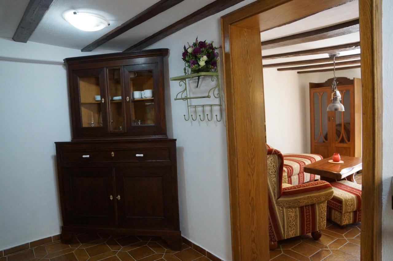 Altes Faehrhaus An Der Mosel Anno1633 Apartment Трабен-Трарбах Екстериор снимка