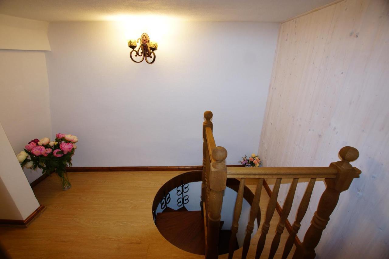 Altes Faehrhaus An Der Mosel Anno1633 Apartment Трабен-Трарбах Екстериор снимка