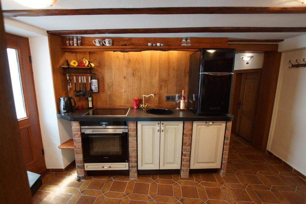 Altes Faehrhaus An Der Mosel Anno1633 Apartment Трабен-Трарбах Екстериор снимка
