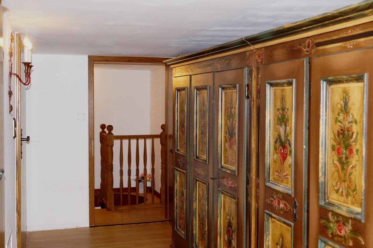 Altes Faehrhaus An Der Mosel Anno1633 Apartment Трабен-Трарбах Екстериор снимка