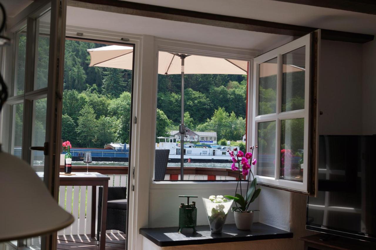 Altes Faehrhaus An Der Mosel Anno1633 Apartment Трабен-Трарбах Екстериор снимка